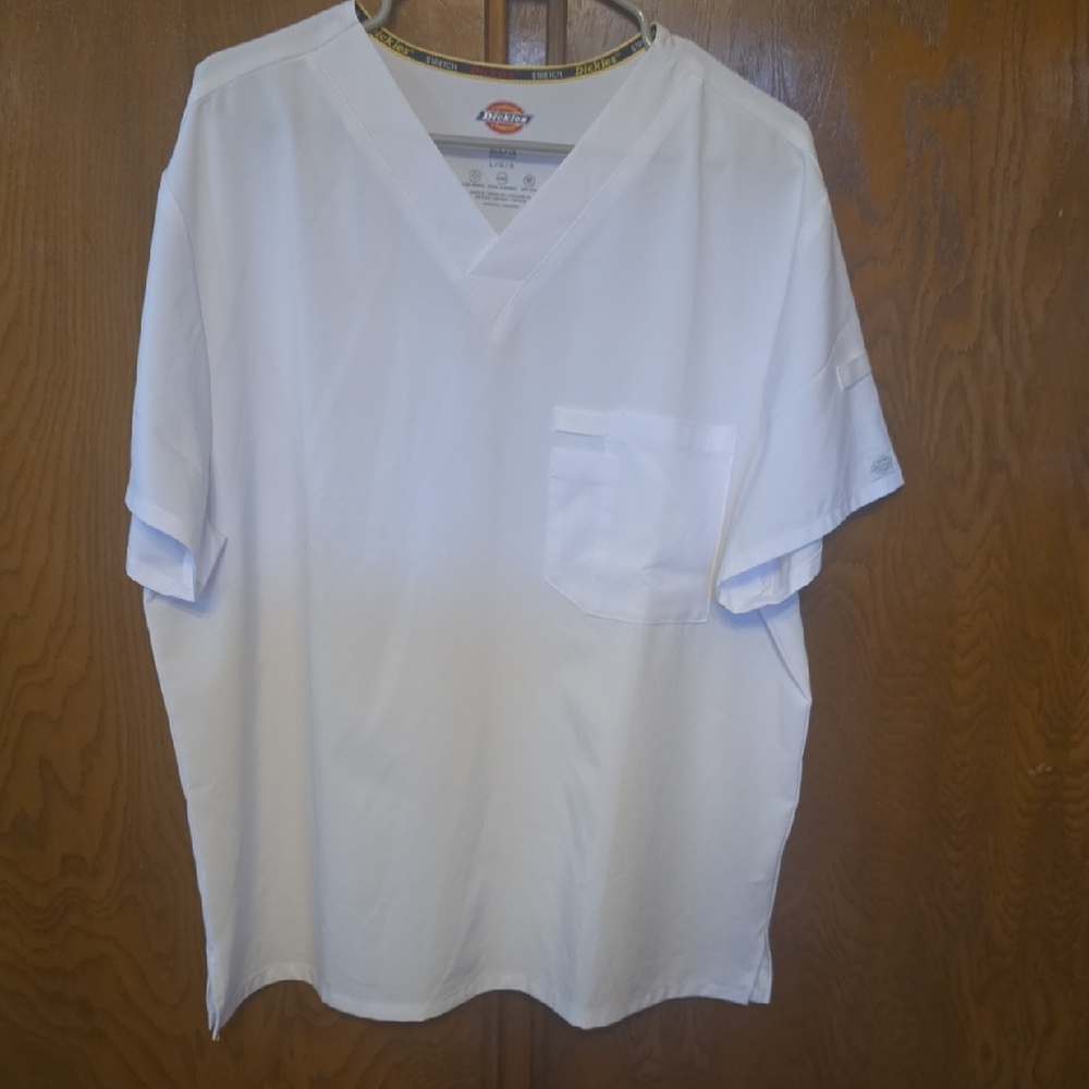 Dickies Men’s White V-Neck Short Sleeve Shirt
